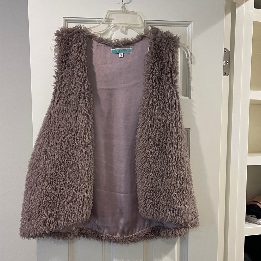 Pleione Faux Fur Vest